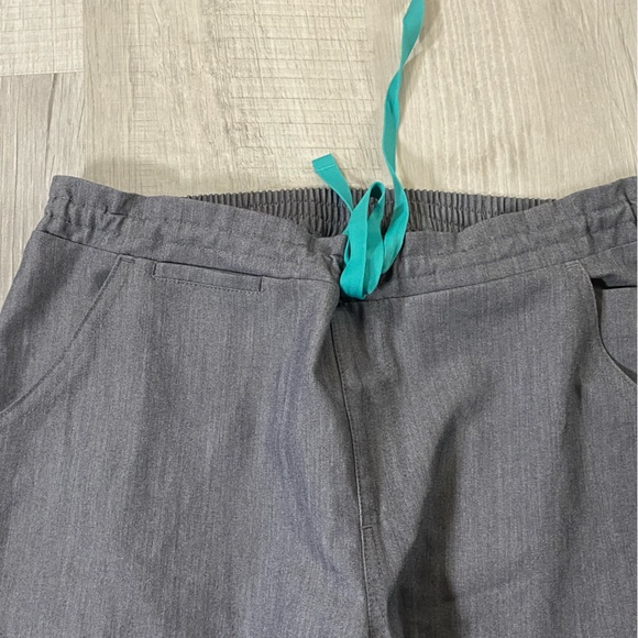 Gray Fig Scrub Pants Size Small - Picture 5 of 7